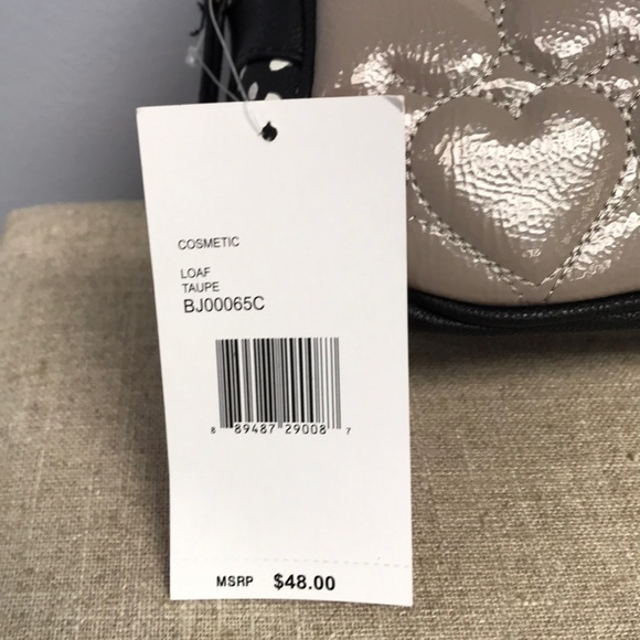 BETSEY JOHNSON QUILTED HEARTS COSMETIC BAG NWT - Picture 2 of 4